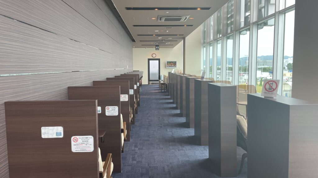 徳島空港　TKS ラウンジヴォルティス　フリードリンク