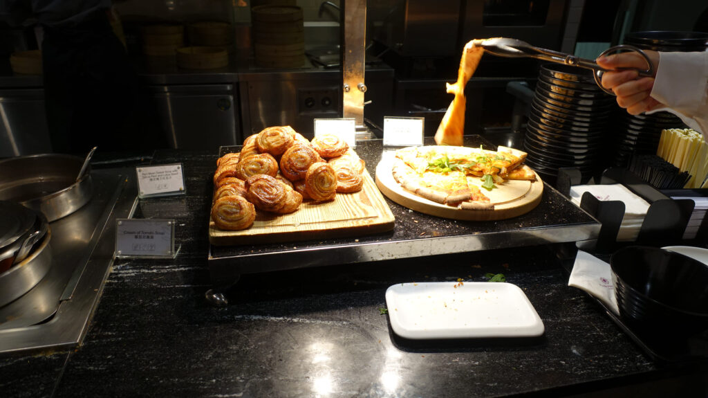 PLAZA PREMIUM LOUNGE(一般エリア) 香港国際空港 HKG プライオリティパス ラウンジ ラウンジごはん