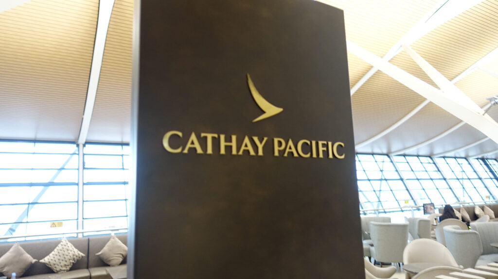 浦東国際空港　CathayPacific Lounge （69）のラウンジごはんです。
キャセイパシフィック・ラウンジ ＠上海浦東国際空港 PVG

ラウンジごはんでは、世界の空港・ホテルのラウンジを中心に、サービスに含まれ無料でいただける食事やドリンクの紹介をしております。
ラウンジごはん　ラウンジ　ブッフェ　ドリンク　メニュー　食事　drink meal Lounge ワイン　シャンパン　
ブッフェ　無料　サラダ　