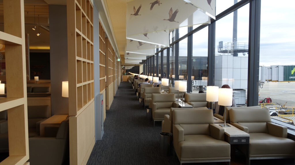 UnitedClub ユナイテッドクラブ 成田空港 NRT ビジネスクラスラウンジ ワイン ラウンジ