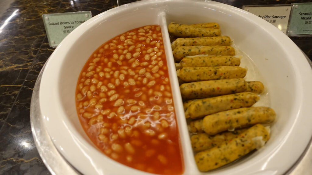 香港国際空港　シルバークリスラウンジ のラウンジごはんです。
Silverkris LOUNGE ＠香港国際空港 HKG

ラウンジごはんでは、世界の空港・ホテルのラウンジを中心に、サービスに含まれ無料でいただける食事やドリンクの紹介をしております。
ラウンジごはん　ラウンジ　ブッフェ　ドリンク　メニュー　食事　drink meal Lounge ワイン　シャンパン　
ブッフェ　無料　サラダ　