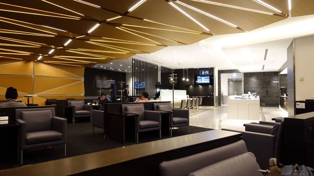 ANA SUITE LOUNGE(T3-114ゲート近く)@ 羽田空港 HND
ラウンジごはんでは、世界の空港・ホテルのラウンジを中心に、サービスに含まれ無料でいただける食事やドリンクの紹介をしております。
ブッフェ ドリンク メニュー 食事 drink meal Lounge ワイン シャンパン 無料