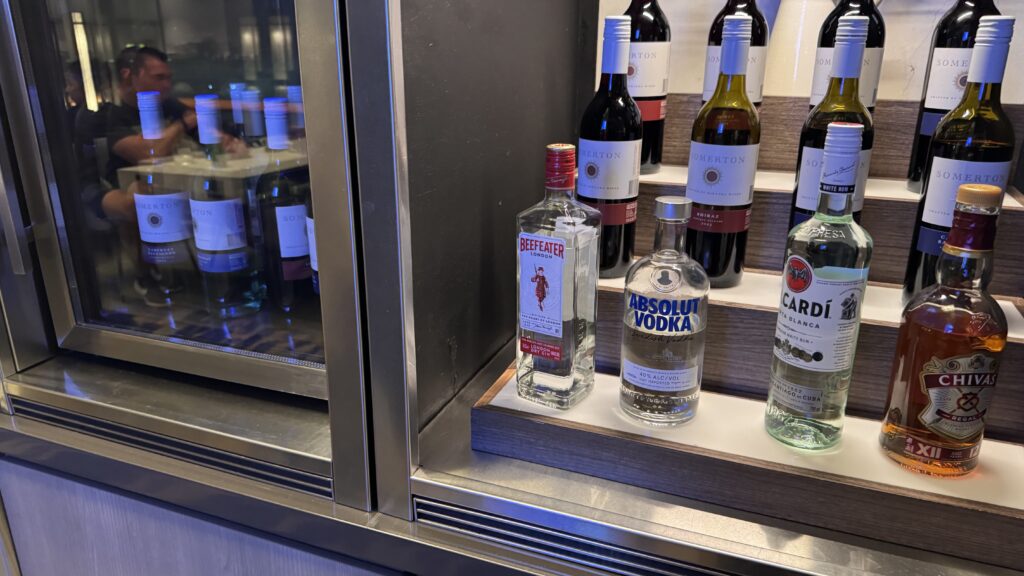 Marhaba Lounge ＠シンガポール・チャンギ国際空港 SIN
シンガポール国際空港　マルハバラウンジのラウンジごはんです。

ラウンジごはんでは、世界の空港・ホテルのラウンジを中心に、サービスに含まれ無料でいただける食事やドリンクの紹介をしております。
ブッフェ　ドリンク　メニュー　食事　drink meal Lounge ワイン　シャンパン　無料