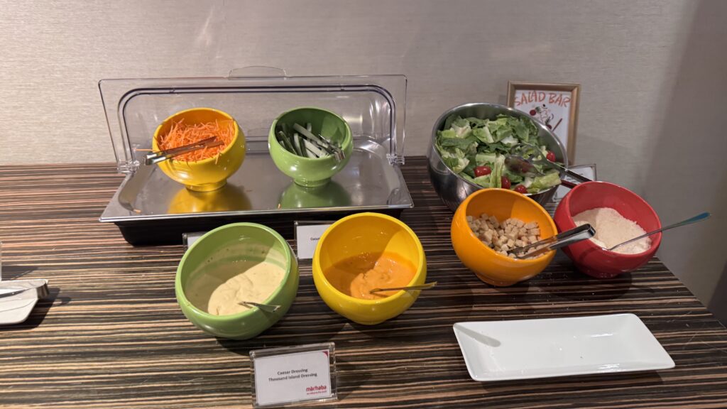 Marhaba Lounge ＠シンガポール・チャンギ国際空港 SIN
シンガポール国際空港　マルハバラウンジのラウンジごはんです。

ラウンジごはんでは、世界の空港・ホテルのラウンジを中心に、サービスに含まれ無料でいただける食事やドリンクの紹介をしております。
ブッフェ　ドリンク　メニュー　食事　drink meal Lounge ワイン　シャンパン　無料