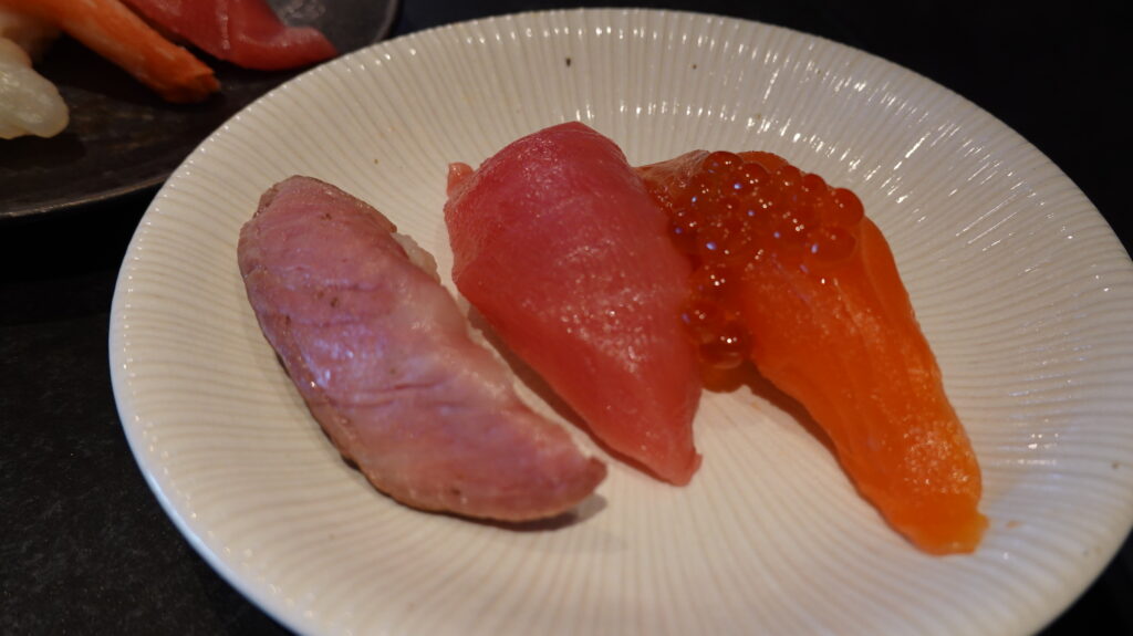 アメックスセンチュリオンラウンジ ＠羽田空港 HND
羽田空港　アメックス・センチュリオンラウンジのラウンジごはんです。

ラウンジごはんでは、世界の空港・ホテルのラウンジを中心に、サービスに含まれ無料でいただける食事やドリンクの紹介をしております。
ラウンジごはん　ラウンジ　ブッフェ　ドリンク　メニュー　食事　drink meal Lounge ワイン　シャンパン　
ブッフェ　無料　サラダ　