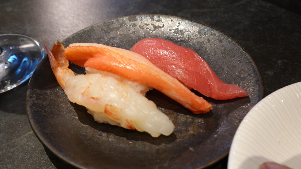 アメックスセンチュリオンラウンジ ＠羽田空港 HND
羽田空港　アメックス・センチュリオンラウンジのラウンジごはんです。

ラウンジごはんでは、世界の空港・ホテルのラウンジを中心に、サービスに含まれ無料でいただける食事やドリンクの紹介をしております。
ラウンジごはん　ラウンジ　ブッフェ　ドリンク　メニュー　食事　drink meal Lounge ワイン　シャンパン　
ブッフェ　無料　サラダ　