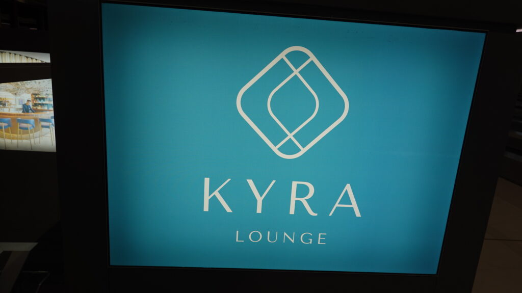 Kyra Lounge ＠香港国際空港 HKG
香港国際空港のカイララウンジのラウンジごはんです。

ラウンジごはんでは、世界の空港・ホテルのラウンジを中心に、サービスに含まれ無料でいただける食事やドリンクの紹介をしております。
ブッフェ　ドリンク　メニュー　食事　drink meal Lounge ワイン　シャンパン　無料